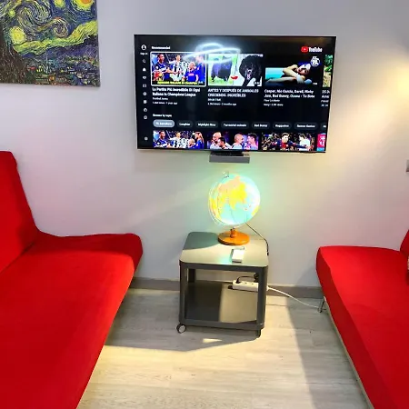 Camp Nou, Europa Fira - Modern Two-bedroom With Heating *