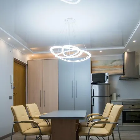 Camp Nou, Europa Fira - Modern Two-bedroom With Heating