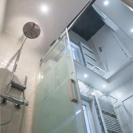 Camp Nou, Europa Fira - Modern Two-bedroom With Heating *
