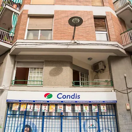 Camp Nou, Europa Fira - Modern Two-bedroom With Heating