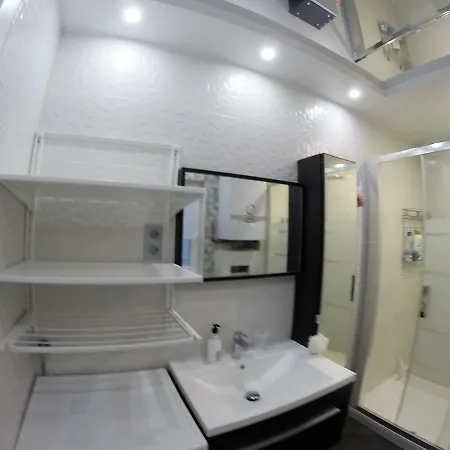 Camp Nou, Europa Fira - Modern Two-bedroom With Heating