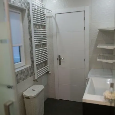 Apartment Camp Nou, Europa Fira - Modern Two-bedroom With Heating *