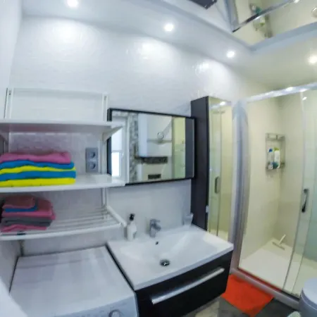 Camp Nou, Europa Fira - Modern Two-bedroom With Heating L'Hospitalet de Llobregat