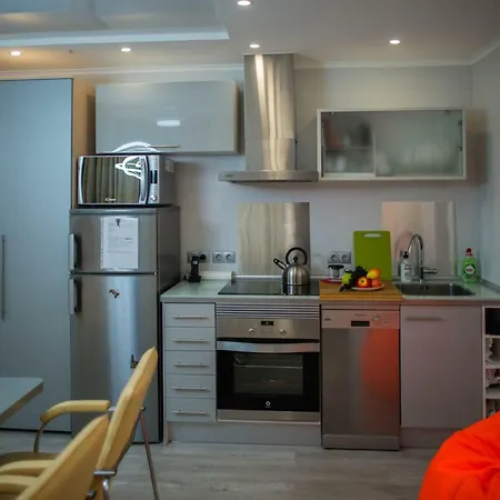 Camp Nou, Europa Fira - Modern Two-bedroom With Heating *